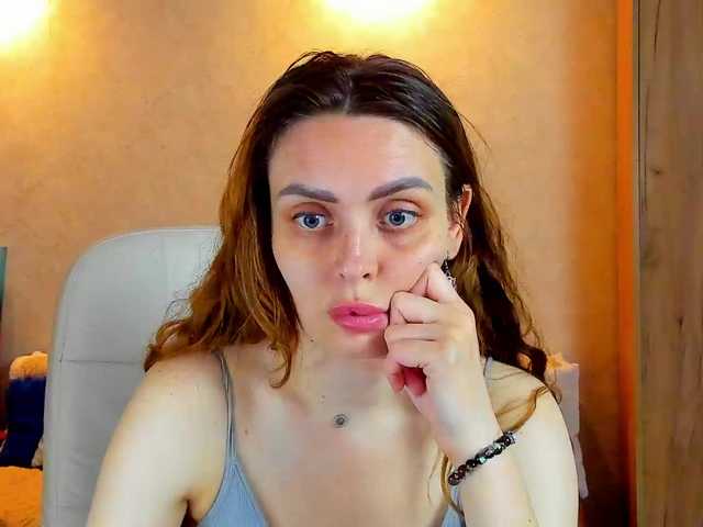 miagrantes online show from August 9, 9:27 pm
