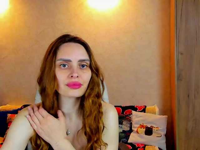 miagrantes online show from August 14, 8:45 pm