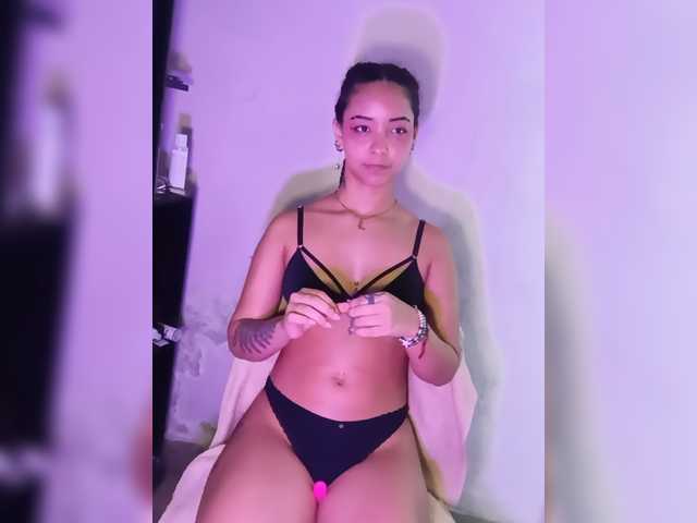 milanxbunny333 online show from August 15, 3:43 am