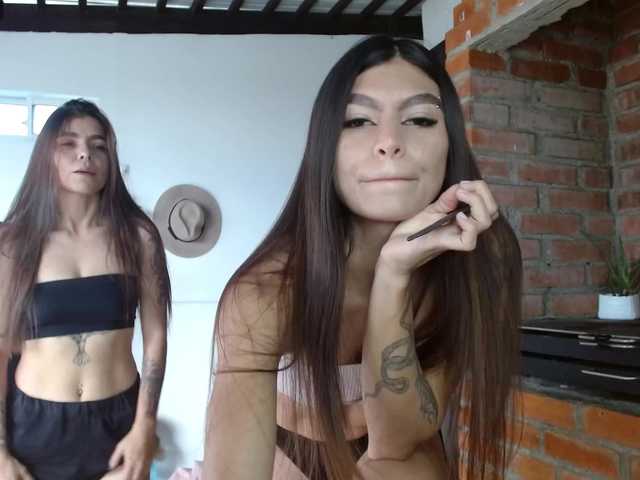 millyxnicoll1 online show from June 25, 5:38 pm