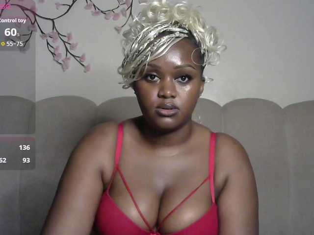 miss-caramel online show from August 6, 11:15 pm
