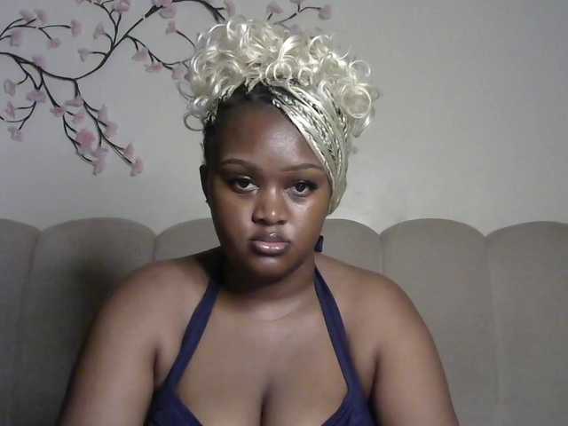 miss-caramel online show from August 13, 8:45 pm