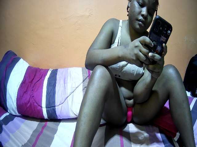 miss-midnight online show from August 13, 9:51 pm
