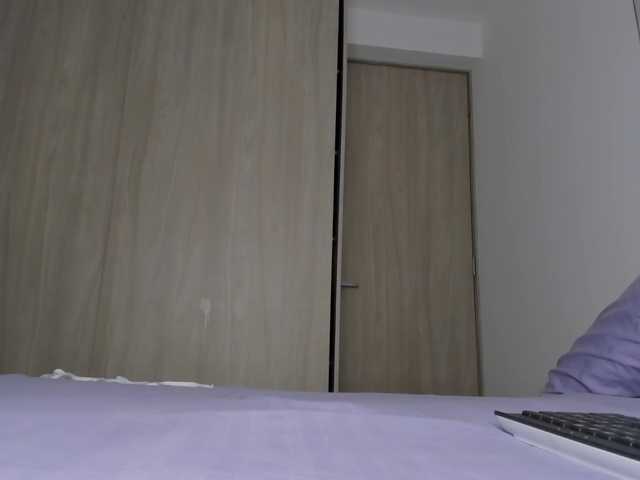 molly-rosse online show from August 4, 6:49 pm