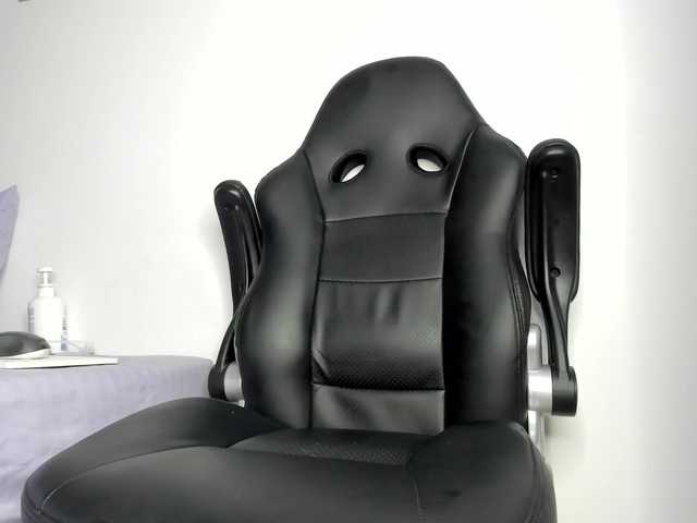 molly-rosse online show from August 10, 1:01 pm