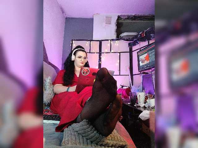 monikanylon online show from August 14, 11:30 pm