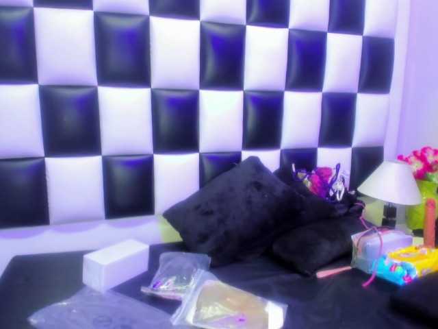 morganasmit online show from August 15, 2:32 pm