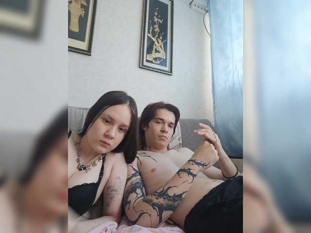 murmurmeow666 online show from August 7, 7:30 am