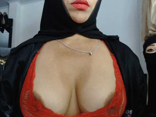 nadia-abaud online show from August 8, 4:34 am