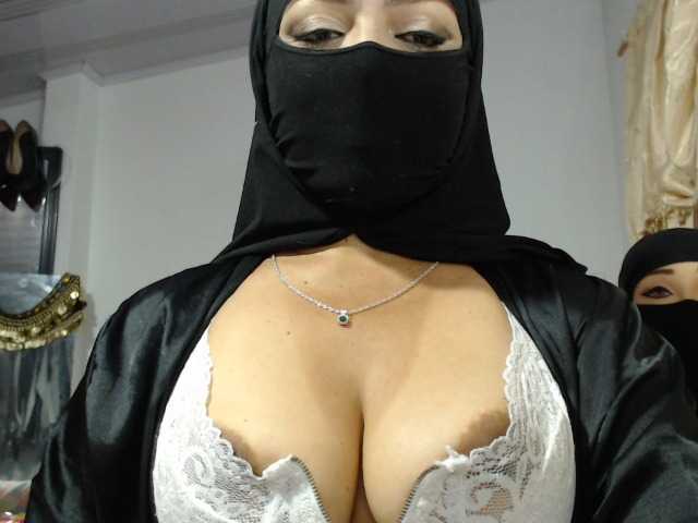 nadia-abaud online show from August 11, 4:03 am
