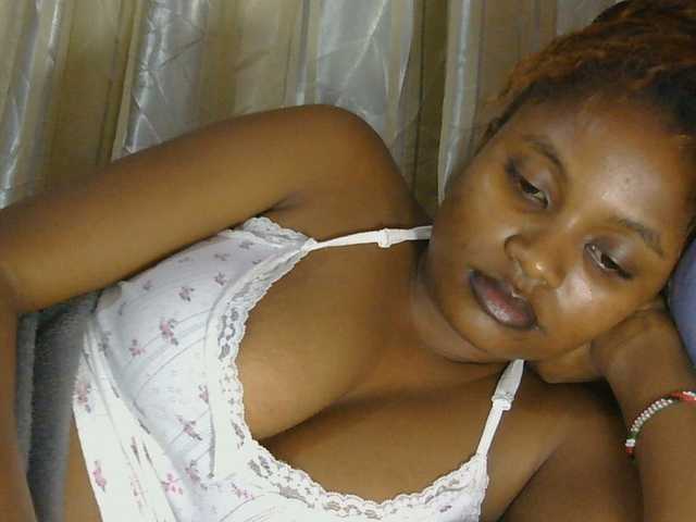 naughtygirll online show from August 6, 11:37 pm