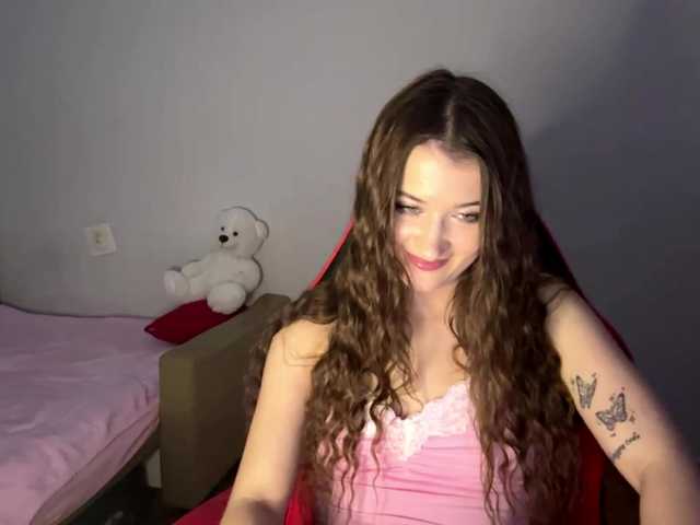 nessy-messy online show from August 11, 1:35 pm