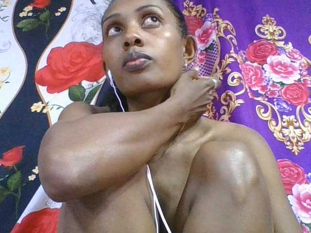 ninie1a online show from August 6, 2:38 pm