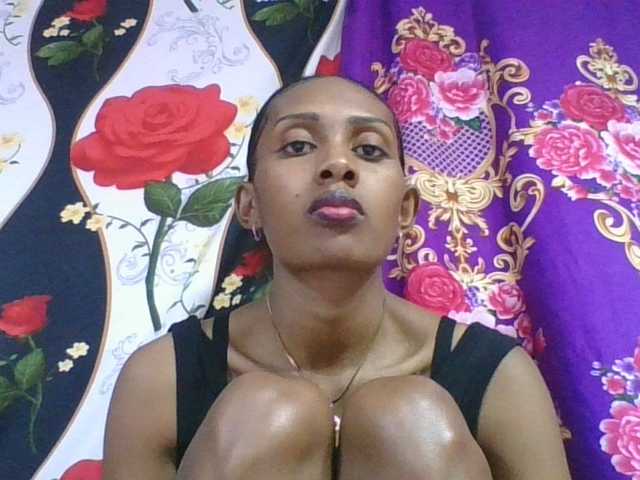 ninie1a online show from August 8, 12:05 pm