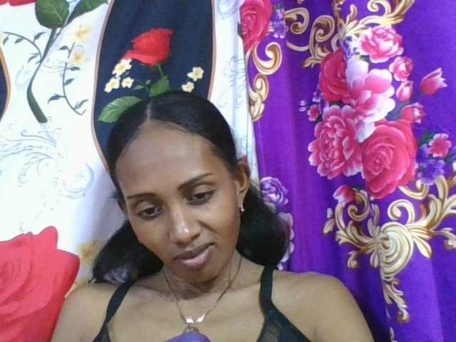ninie1a online show from August 10, 11:11 am