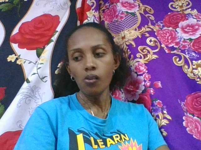 ninie1a online show from August 11, 11:23 am