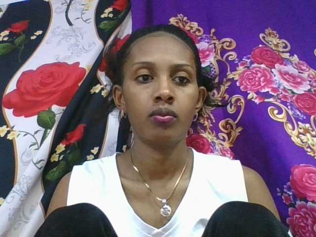 ninie1a online show from August 16, 4:49 am