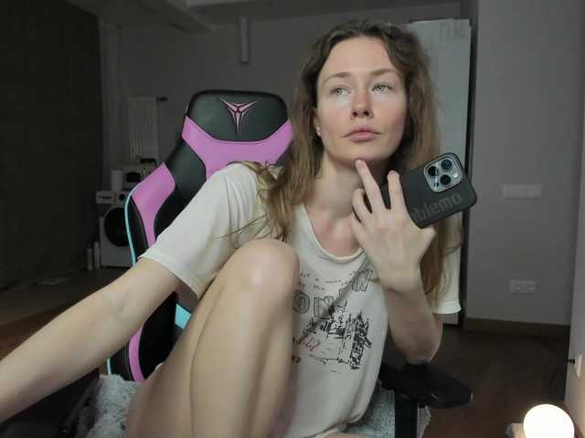 ooksiiii online show from August 12, 12:57 am
