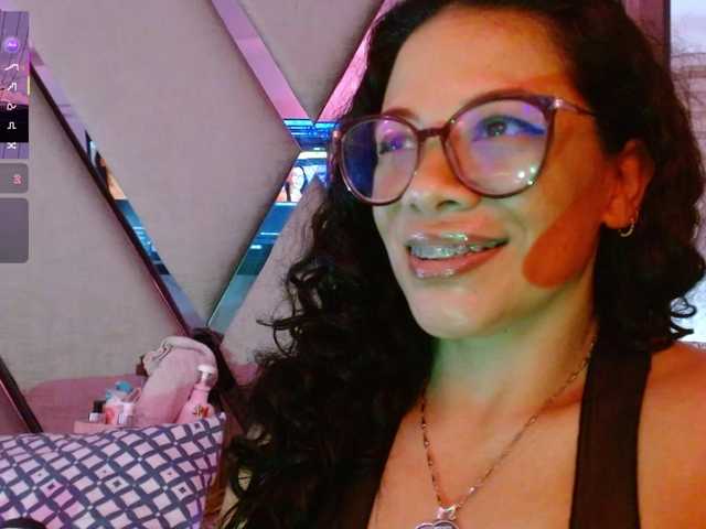paula-daniela1 online show from July 18, 11:17 pm
