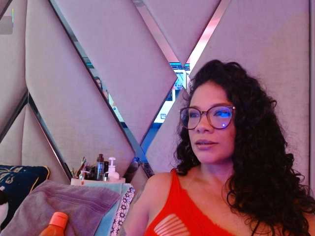 paula-daniela1 online show from August 6, 9:47 pm