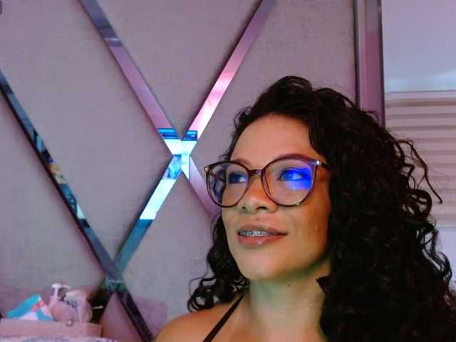 paula-daniela1 online show from August 12, 9:39 pm