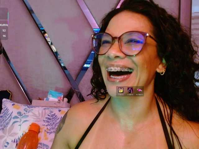 paula-daniela1 online show from August 12, 11:51 pm
