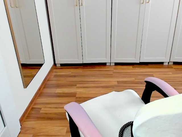perfectDIANA online show from July 27, 1:16 pm