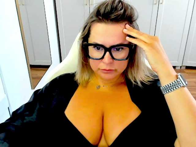 perfectDIANA online show from August 14, 8:18 am