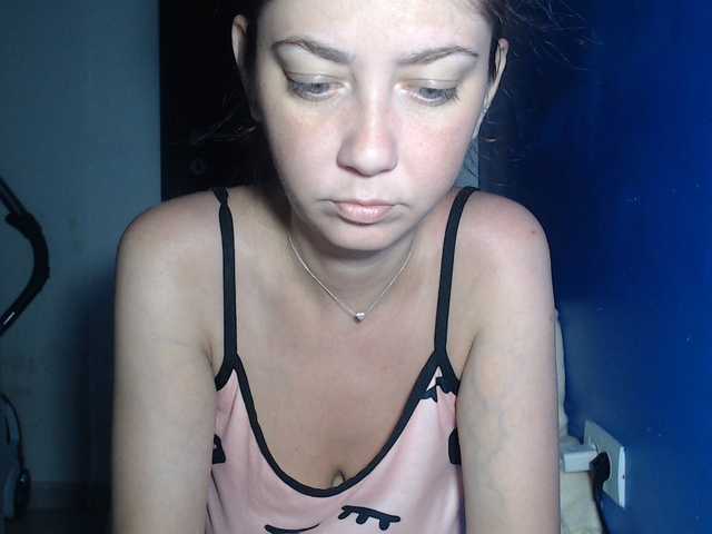 petitedanielle online show from July 30, 12:18 am