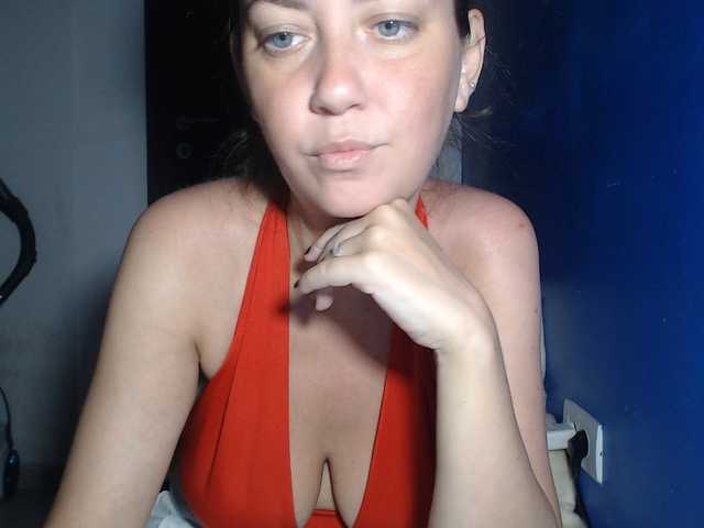 petitedanielle online show from July 30, 1:24 am