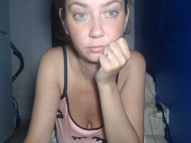 petitedanielle online show from August 2, 10:28 pm