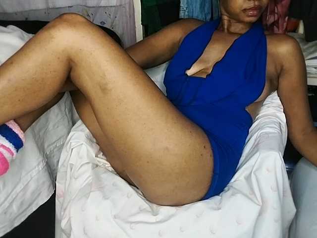 petittegoddess254 online show from August 15, 4:55 pm