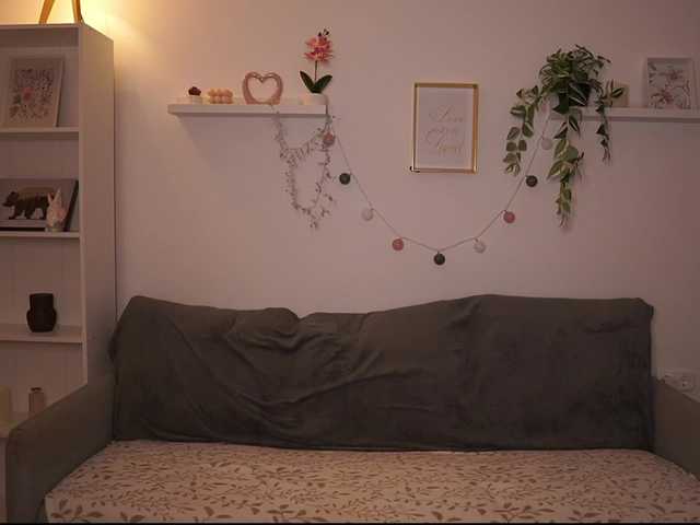 piperperri18 online show from August 14, 8:12 pm