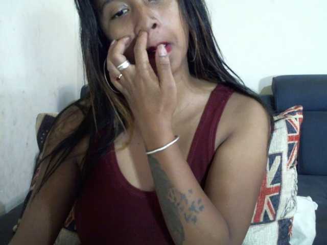 prettiy21 online show from February 18, 11:51 am