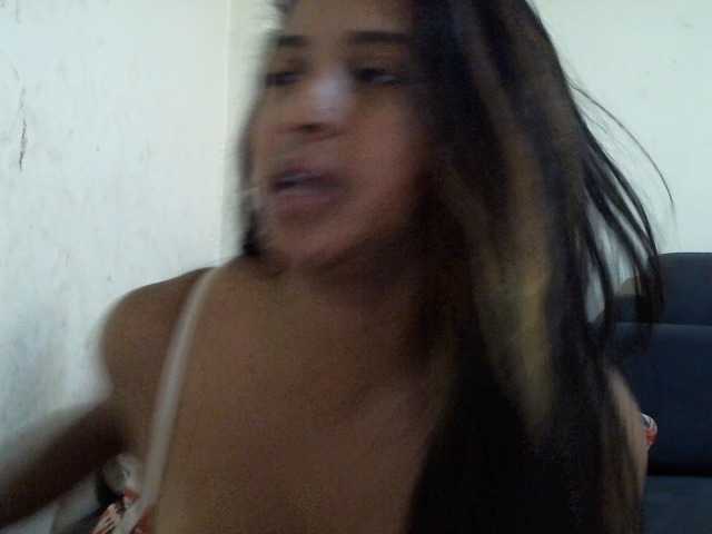 prettiy21 online show from February 20, 6:44 am