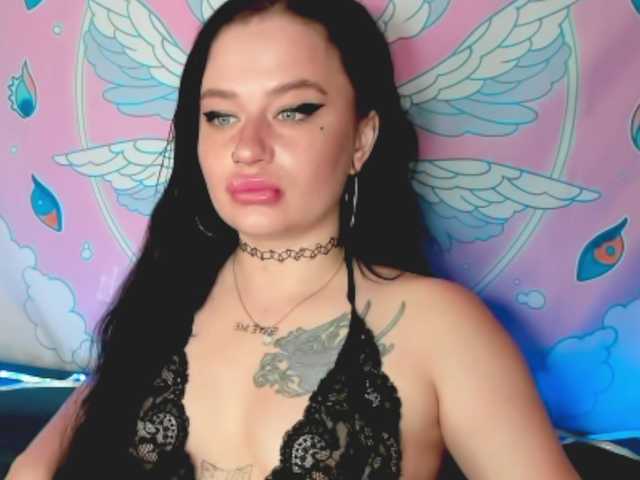 pretttyalice online show from July 24, 3:42 am