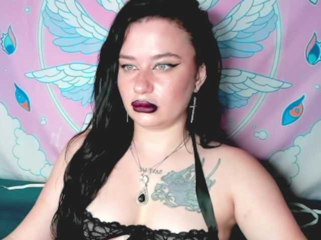 pretttyalice online show from July 30, 5:15 am
