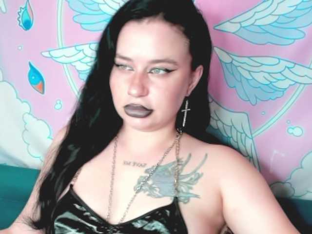 pretttyalice online show from August 1, 3:56 am