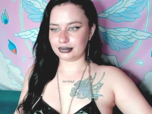 pretttyalice online show from August 1, 5:02 am