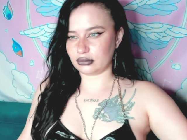 pretttyalice online show from August 1, 6:08 am