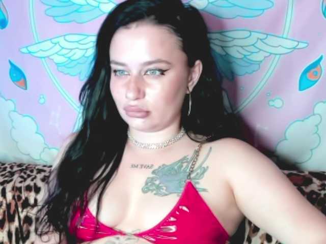 pretttyalice online show from August 4, 5:37 am