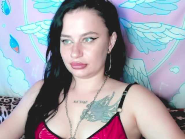 pretttyalice online show from August 8, 4:45 am