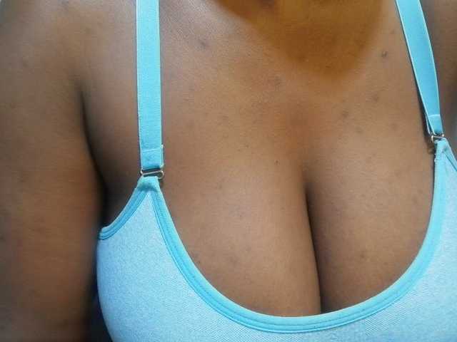 pretty-lioness online show from August 15, 12:09 pm