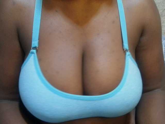pretty-lioness online show from August 15, 1:15 pm