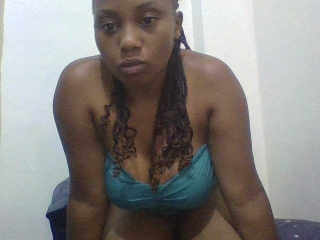 queenT online show from August 4, 10:51 pm