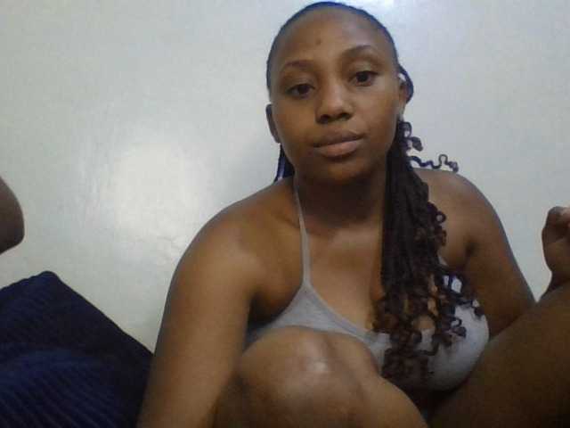 queenT online show from August 8, 10:21 pm