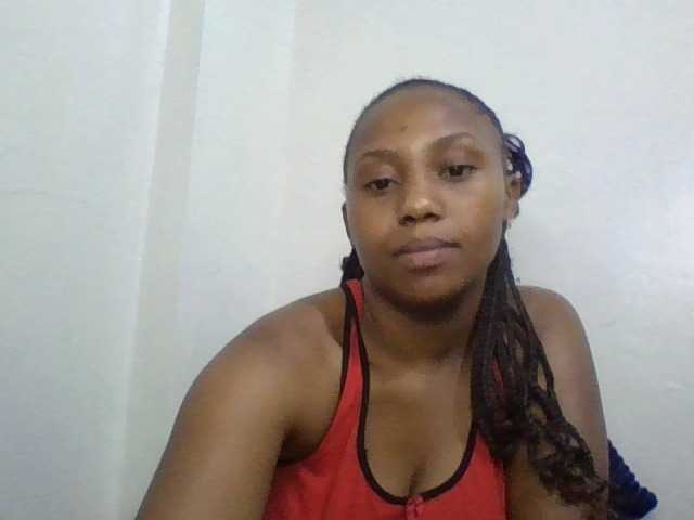 queenT online show from August 9, 6:42 pm