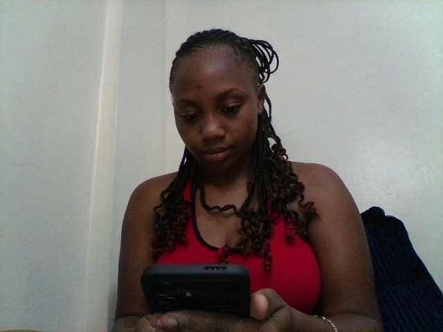 queenT online show from August 10, 8:38 am