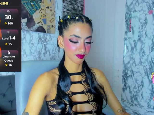 queencuarxxo online show from July 30, 12:40 am
