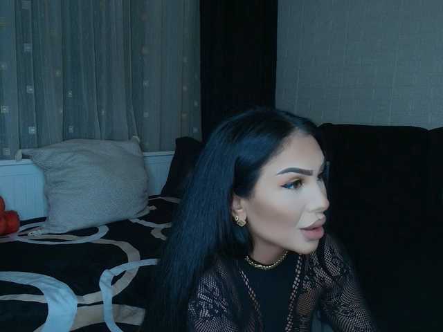 queenmeryem online show from June 18, 12:10 am
